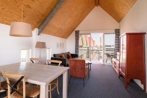 Woonkamer - Gezellig vakantiehuis in centrum van Terherne in Terherne (5)
