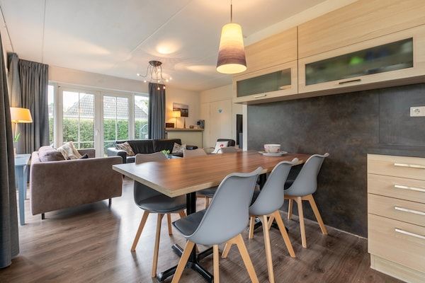 Keuken - Watervilla met buitenspa, aanlegsteiger in Eernewoud (3)