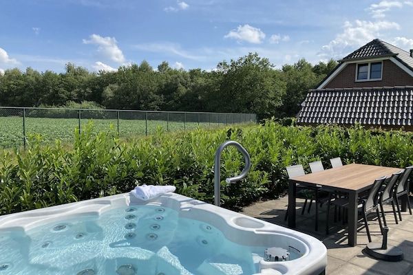 Wellness - Wellnessbungalow aan het meer met hot tub in Hollandscheveld (5)