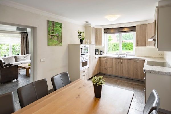 Keuken - Comfortabel vakantiehuis in de natuur. in Plasmolen (3)