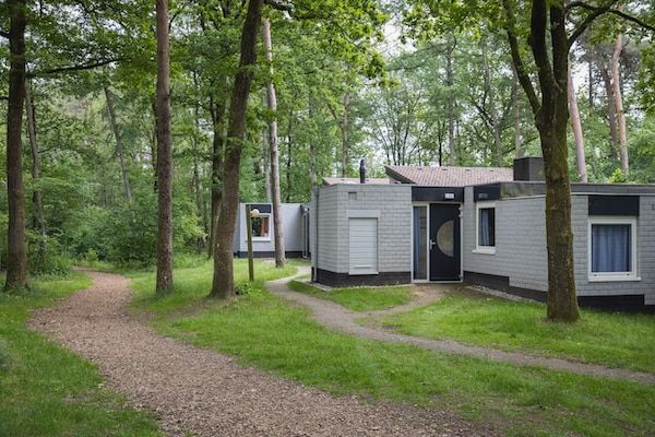 Buitenkant - Rustige bosbungalow voor koppels in Kootwijk (1)