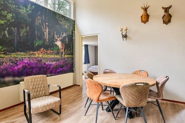 Eetkamer - Gezellige bosbungalow met sauna in Kootwijk (2)