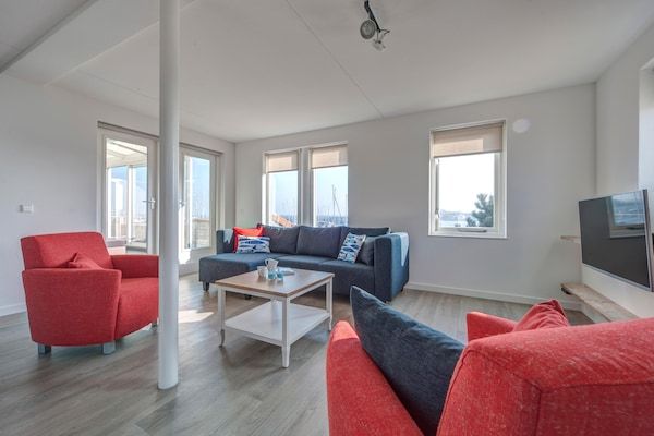Woonkamer - Appartement Comfort 6 in Ouddorp (2)