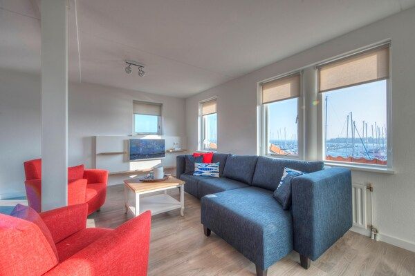 Woonkamer - Appartement Comfort 6 in Ouddorp (2)