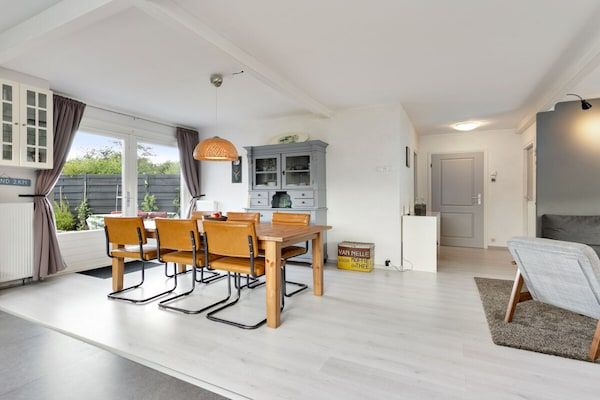 Eetkamer - Huijsmans Verhuur Type C Plus Alexanderpark 10 in Ouddorp (4)
