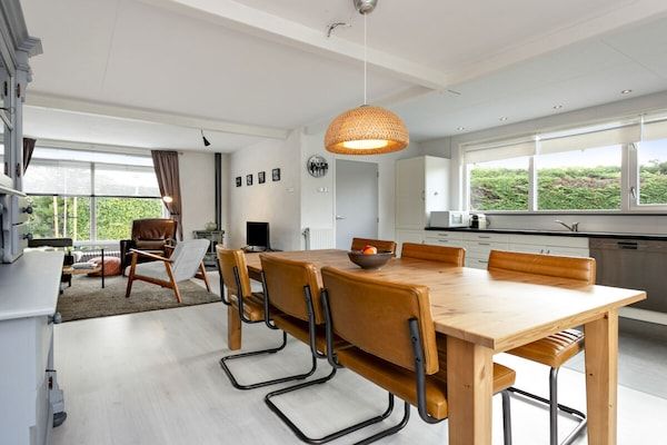 Eetkamer - Huijsmans Verhuur Type C Plus Alexanderpark 10 in Ouddorp (5)