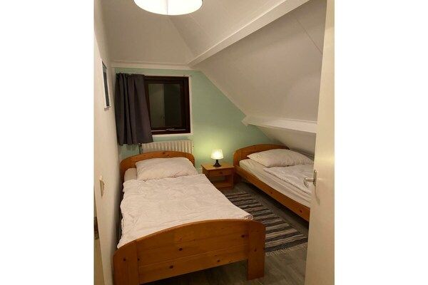 Slaapkamer - Huijsmansverhuur Type B de Luxe Grevelingen 15 in Ouddorp (5)