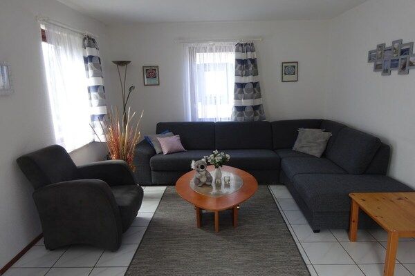 Woonkamer - Huijsmansverhuur Type Premium de Luxe Haringvliet in Ouddorp Zh (3)