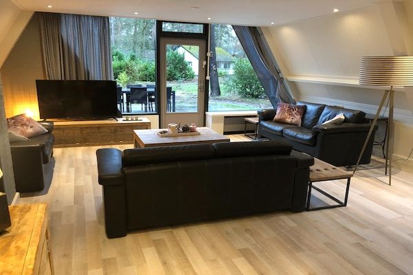Woonkamer - Bungalow in Limburg bij natuurgebieden in Stramproy (2)