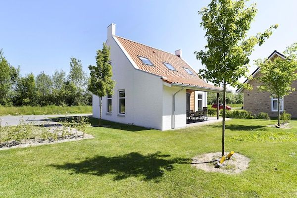 Buitenkant - Vakantiehuis in Zeeland bij Noordzeestrand in Nieuwvliet (3)