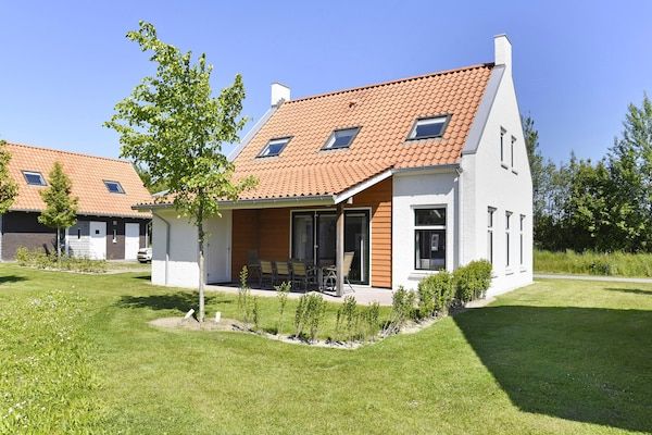 Buitenkant - Vakantiehuis in Zeeland bij Noordzeestrand in Nieuwvliet (4)