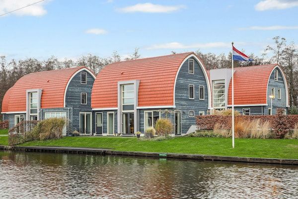 Buitenkant - Toegankelijke villa aan het meer, Midlaren in Midlaren (1)