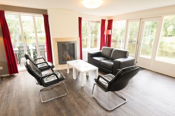 Woonkamer - Vakantiehuis in Midlaren, sauna in Midlaren (4)