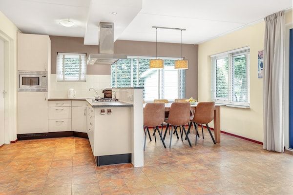 Keuken - Vakantiehuis nabij Groningen-stad in Midlaren (5)