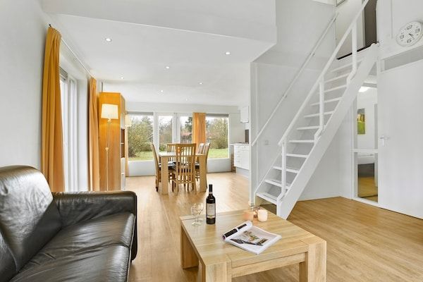 Woonkamer - Charmante Parkwoning in Drenthe in Midlaren (3)