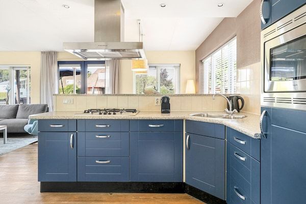 Keuken - Villa aan het water nabij Groningen in Midlaren (5)