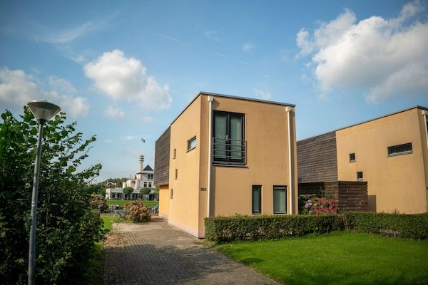 Buitenkant - Woning aan het water in Drenthe in Midlaren (2)