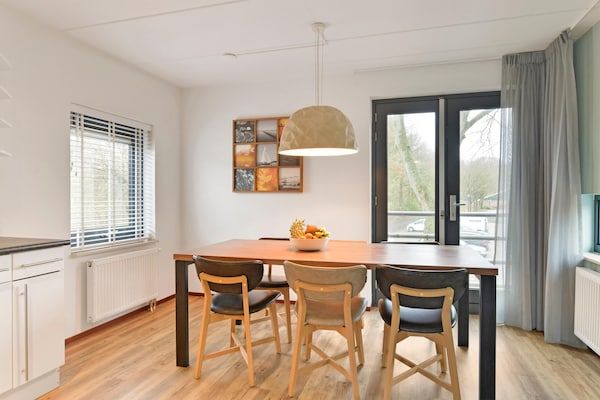 Woonkamer - Woning aan het water in Drenthe in Midlaren (3)