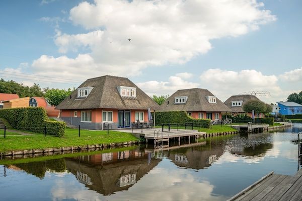 Buitenkant - Vakantiehuis met tuin, De Bloemert in Midlaren (1)