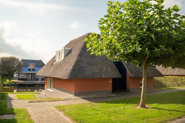 Buitenkant - Vakantiehuis met tuin, De Bloemert in Midlaren (2)