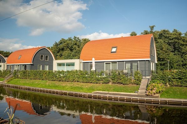 Buitenkant - met zwembad en sauna in Midlaren (1)