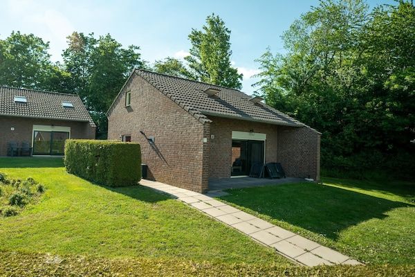 Buitenkant - Ruim vakantiehuis in Zuid-Limburg in Vijlen (1)