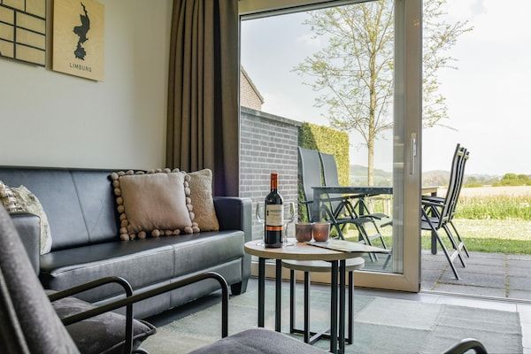 Woonkamer - Reevallis Vakantiehuis, Vijlen in Vijlen (5)