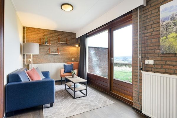 Woonkamer - Verblijf in Zuid-Limburg vlakbij Tripoint in Vijlen (5)