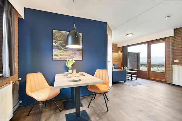 Eetkamer - Verblijf in Zuid-Limburg vlakbij Tripoint in Vijlen (2)
