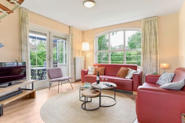 Woonkamer - Gezellig huis vlakbij het meer in Brouwershaven (3)