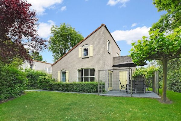 Buitenkant - Ruime woning met tuin in Brouwershaven (1)