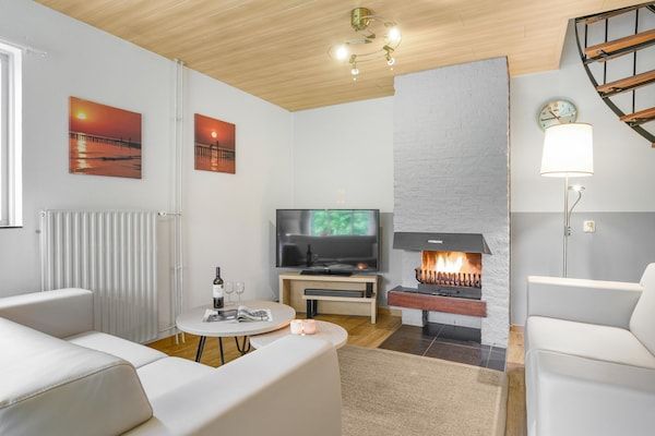 Woonkamer - Vakantiehuis bij Grevelingenmeer in Brouwershaven (5)