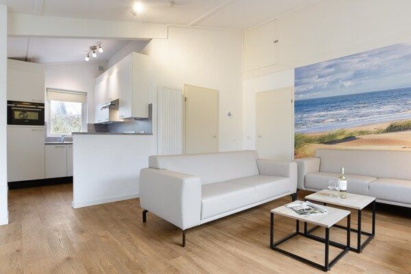 Woonkamer - Huisdiervriendelijke vakantie in Brouwershaven (5)