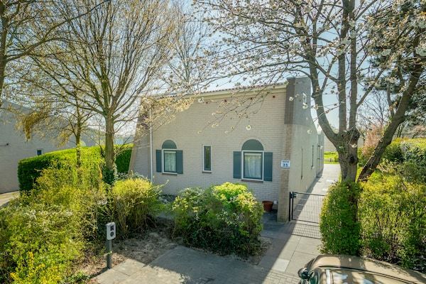 Buitenkant - Ontsnapping aan het meer en sauna in Brouwershaven (2)