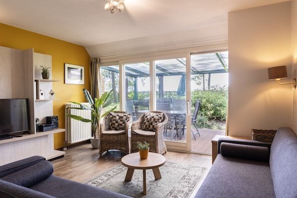 Woonkamer - Huis in Brabant met sauna in Diessen-Baarschot (4)
