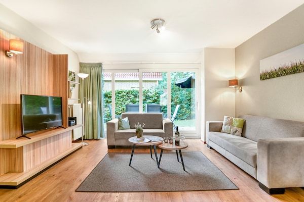 Woonkamer - Vakantiehuis in Diessen bij Tilburg in Diessen-Baarschot (3)