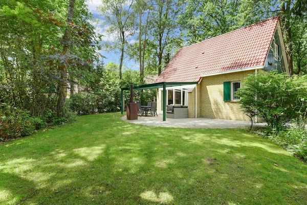 Buitenkant - Vakantiehuis in Brabant met Tuin & BBQ in Diessen-Baarschot (1)