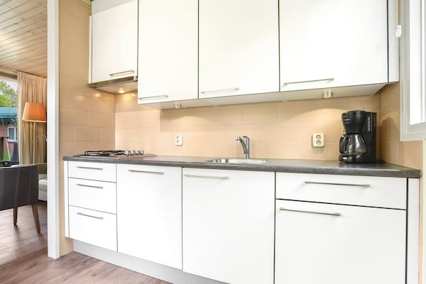 Keuken - Bungalow in Putten bij Veluwebos in Putten (5)