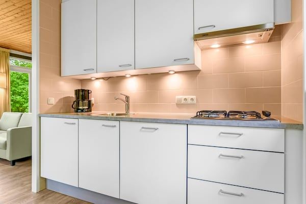 Keuken - Bungalow in Putten bij Veluwebossen in Putten (5)