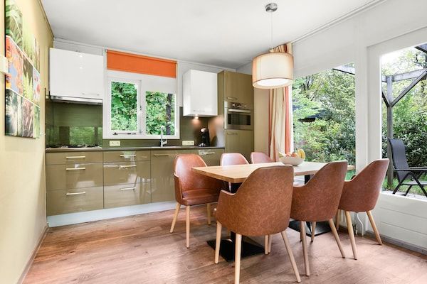 Keuken - Bungalow in Putten met eigen sauna in Putten (5)