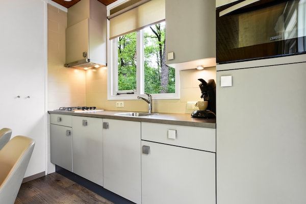 Keuken - Bungalow in Putten bij Veluwebos in Putten (3)