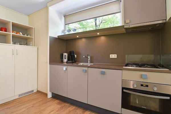 Keuken - Bungalow in Putten bij Veluwe Bossen in Putten (4)