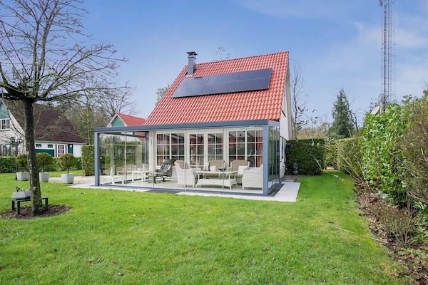 Buitenkant - Vakantiehuis in Hellendoorn bij bos in Hellendoorn (1)