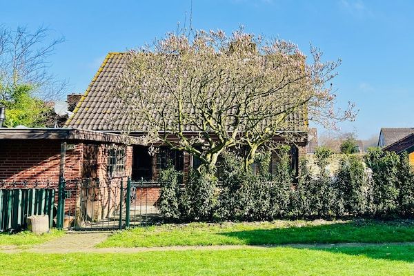 Buitenkant - Familiehuis nabij meer, strand en duinen in Noordwijkerhout (1)