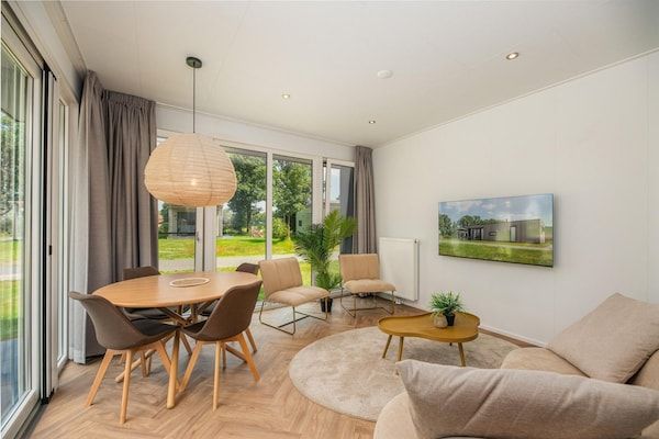 Eetkamer - Natuurlodge met eigen tuin in Zuna (2)