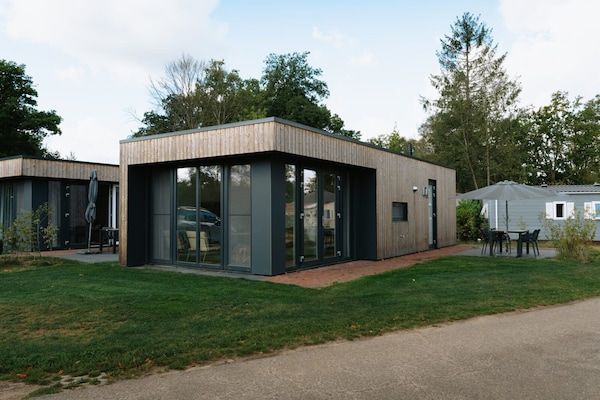 Buitenkant - Natuurlodge met eigen tuin in Zuna (5)