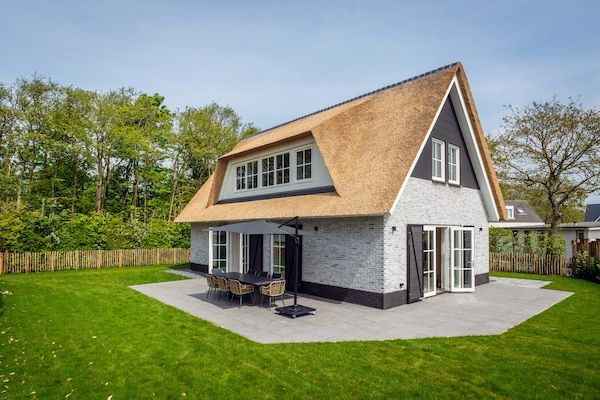 Buitenkant - Villa op Texel bij Strand en Bos in De Koog (3)