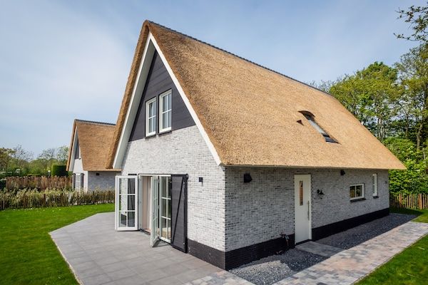 Buitenkant - Villa op Texel bij Strand en Bos in De Koog (4)