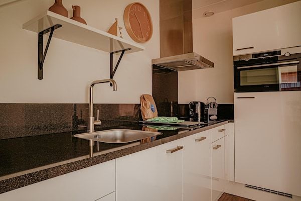 Keuken - Modern toevluchtsoord aan het water in Uitgeest (4)