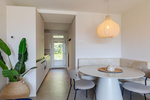 Eetkamer - Kustuitje met sauna in Zoutelande (3)